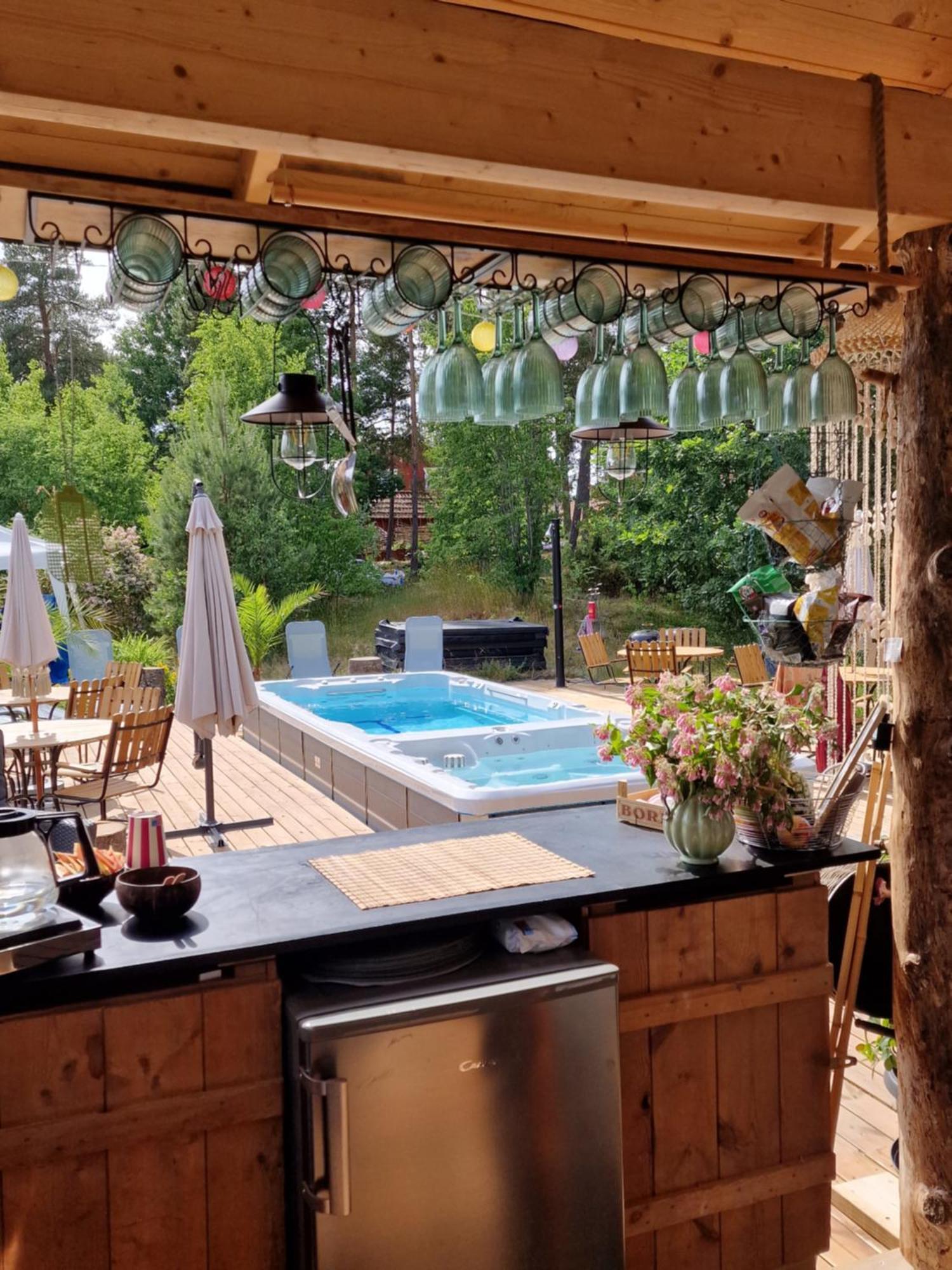 Woodstock B & B Studios Bålsta エクステリア 写真