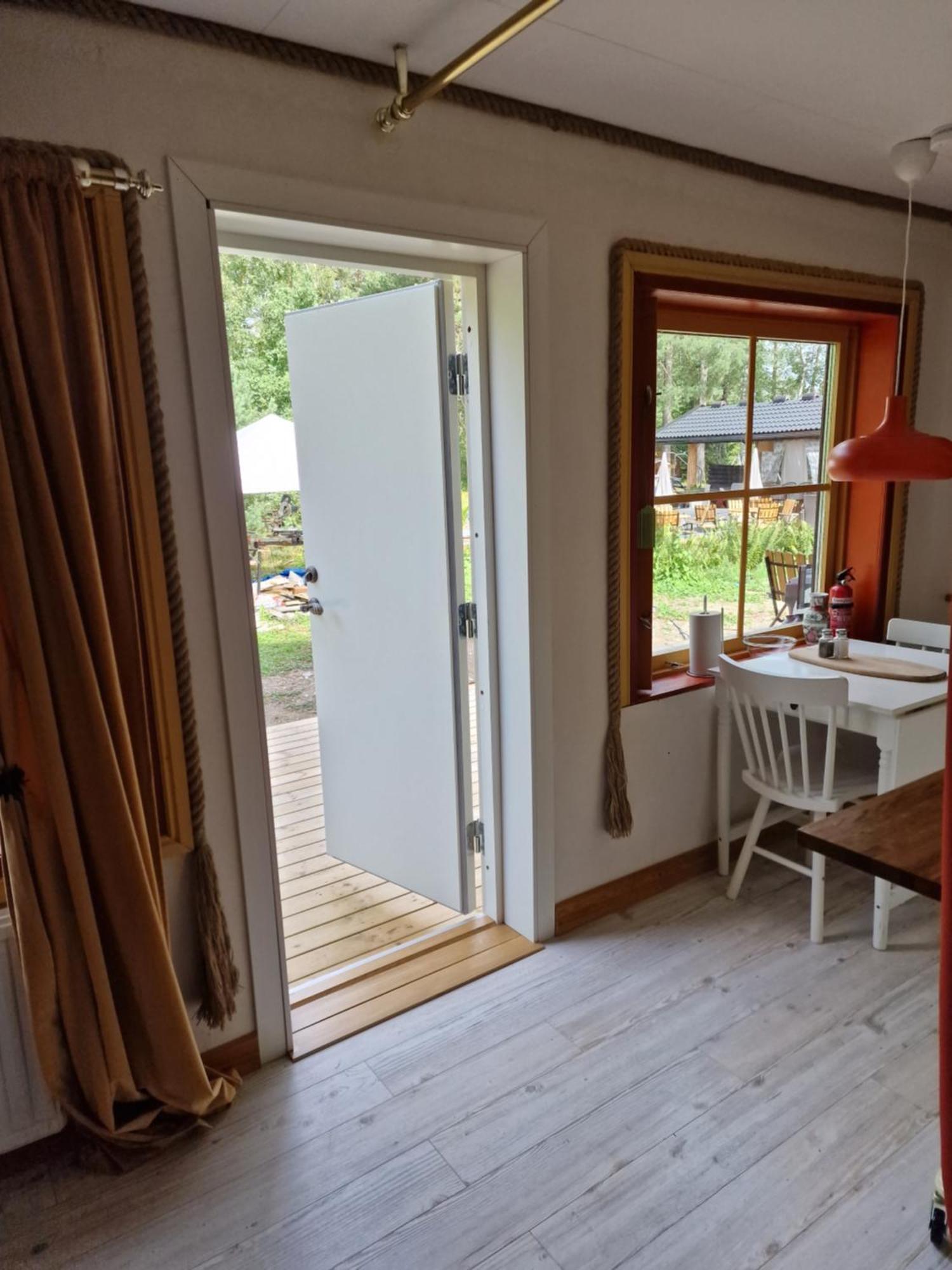 Woodstock B & B Studios Bålsta エクステリア 写真