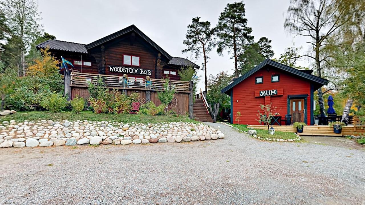 Woodstock B & B Studios Bålsta エクステリア 写真